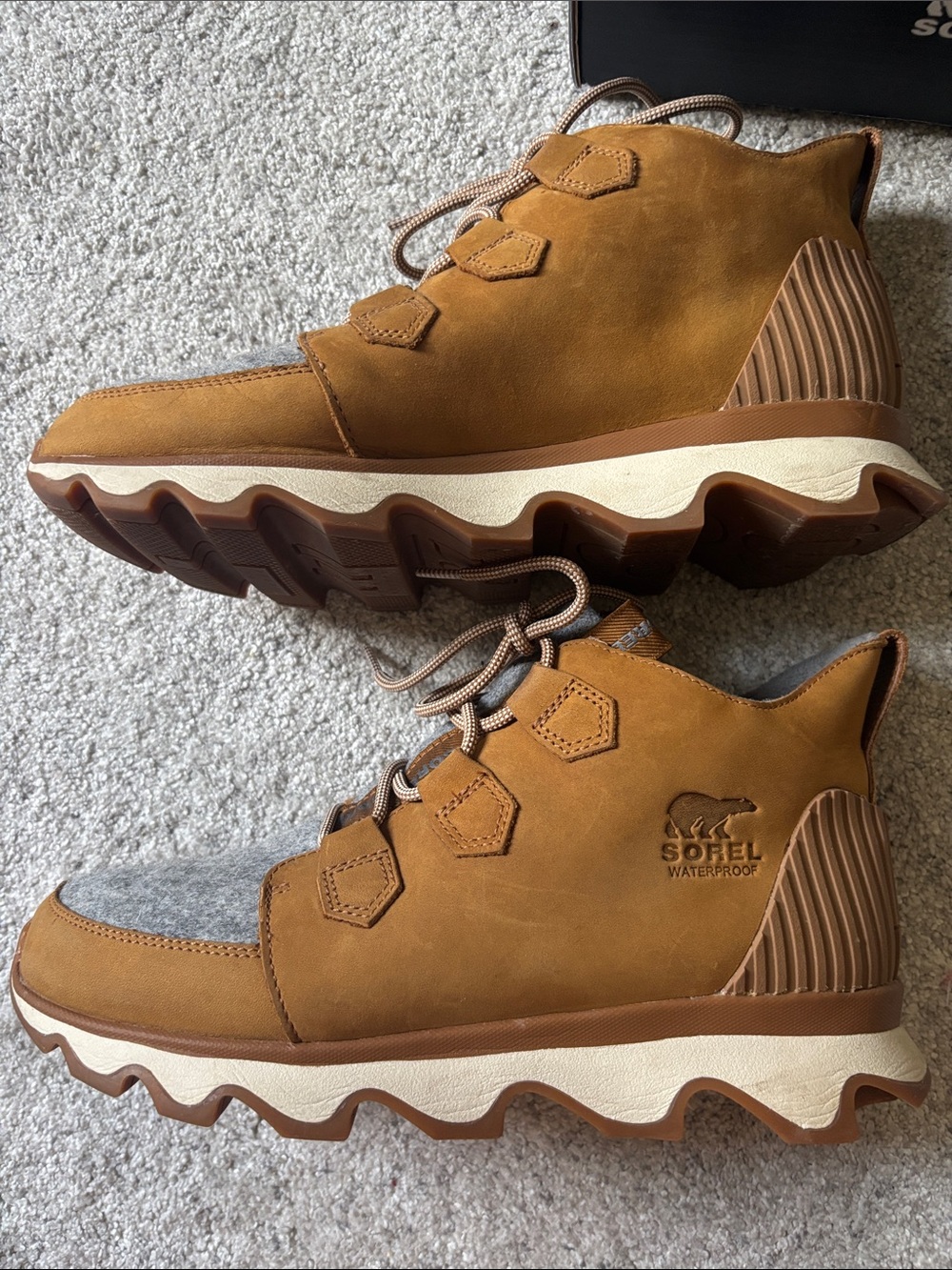 Sorel Kinetic Caribou Women's Tan and Gray Winter Lace-Up Boots, Sz 10 - Picture 7 of 11